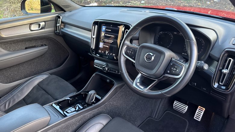 Volvo Xc40 2.0 B4P R DESIGN Pro 5dr Auto Petrol Estate